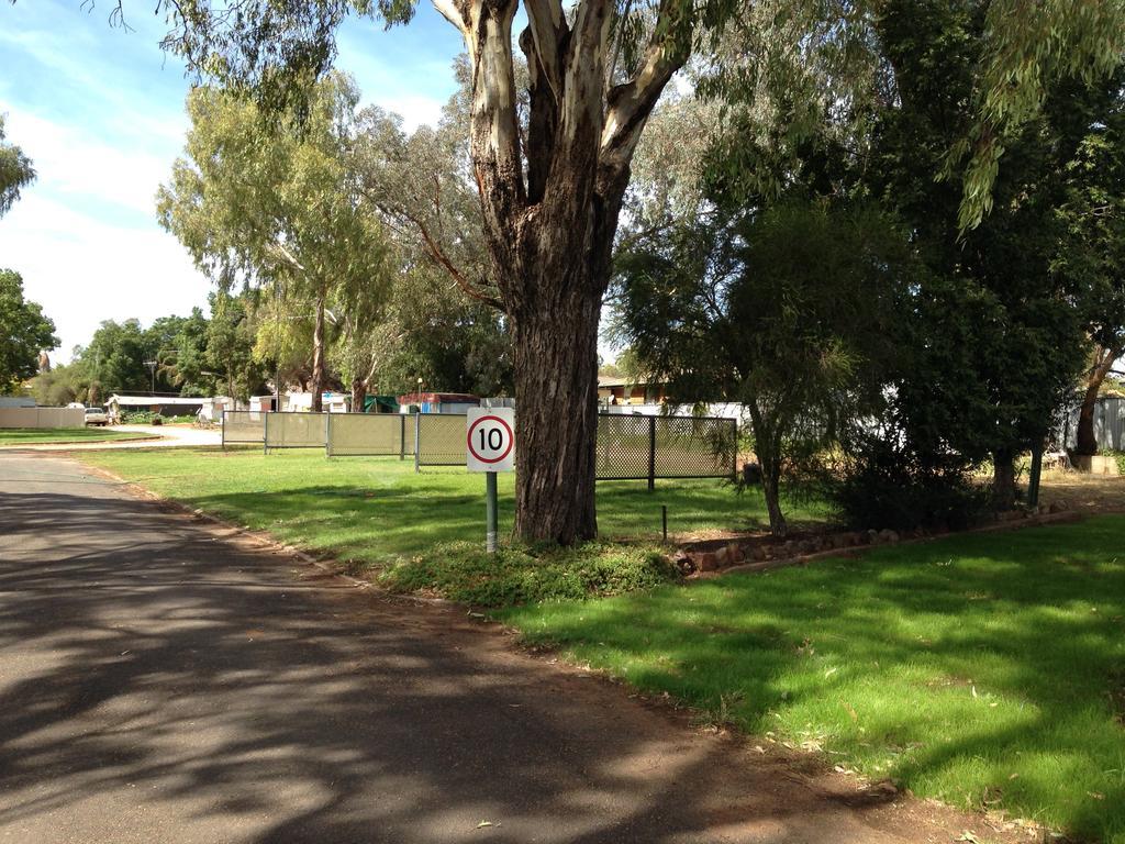 Newell Hwy Caravan Park Parkes Bagian luar foto